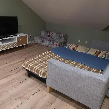 Etage Prive Dans Maison * Houilles